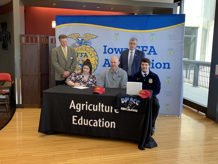 Masen signing intent to teach ag